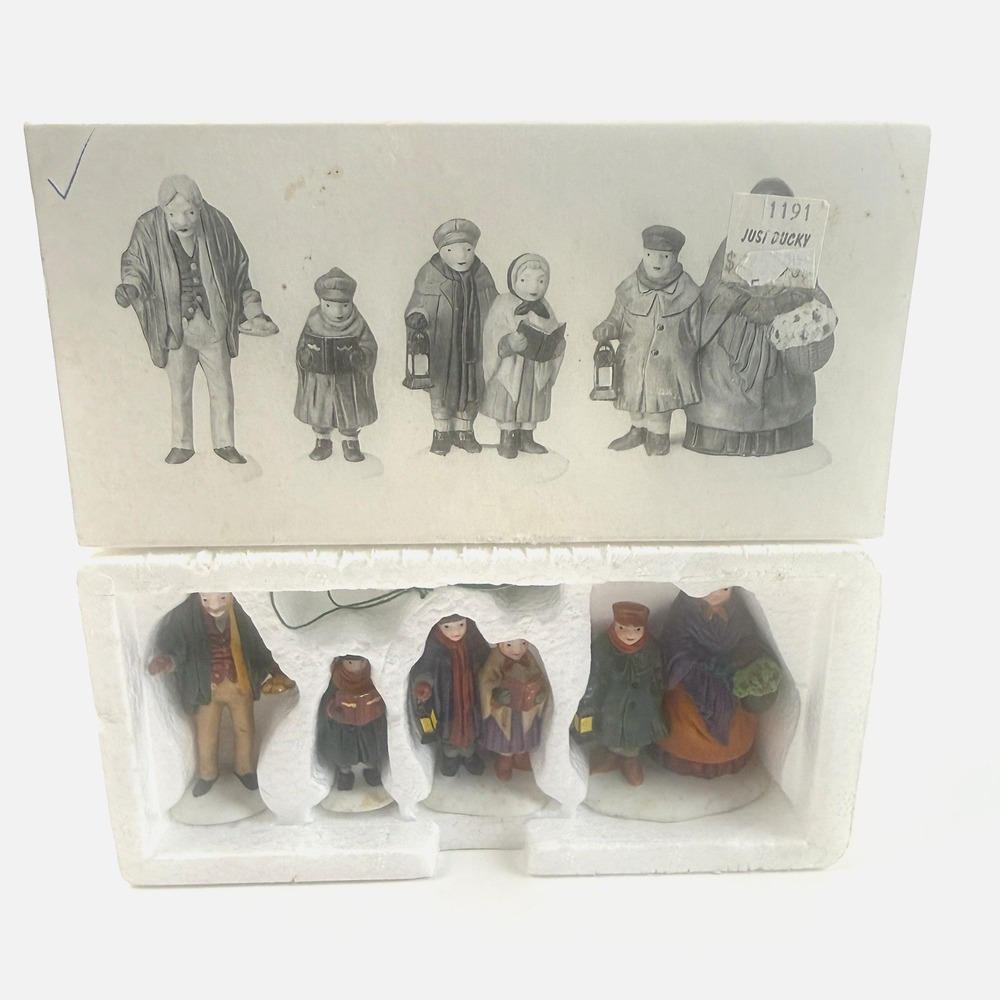 Dept 56 Heritage Village Collection "Carolers On The Doorstep" Set of 4 #5570-0